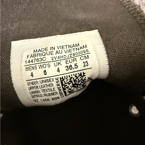 Hi-Top Leather Converse - Picture 6 of 6